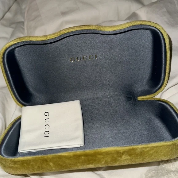 Authentic Gucci black sunglasses🖤